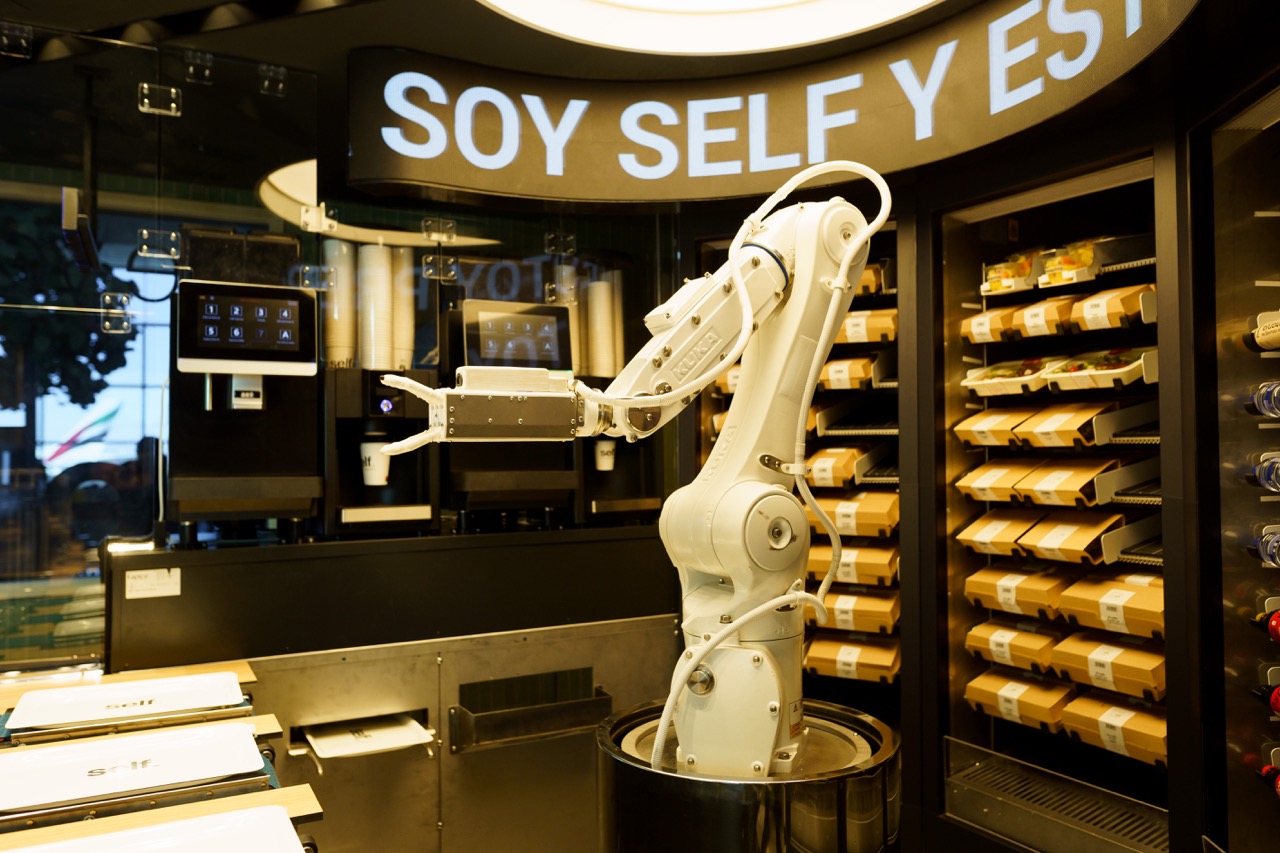 SELF: Areas opens AI enhanced robotic airport restaurant